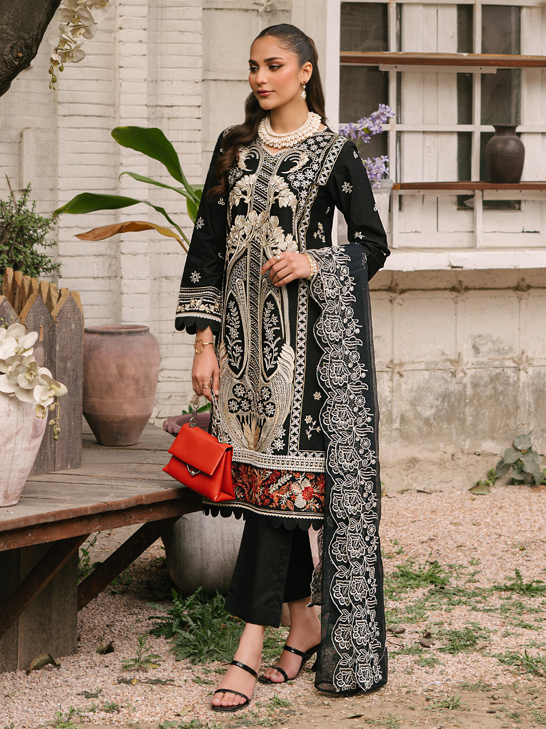 Mahnur | Masakali Luxury Lawn 24 | MK 04 - A - Riwayat-e-Khas