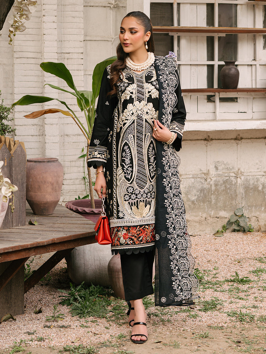 Mahnur | Masakali Luxury Lawn 24 | MK 04 - A - Riwayat-e-Khas