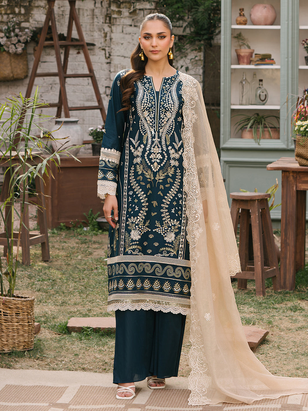 Mahnur | Masakali Luxury Lawn 24 | MK 01 - A - Riwayat-e-Khas