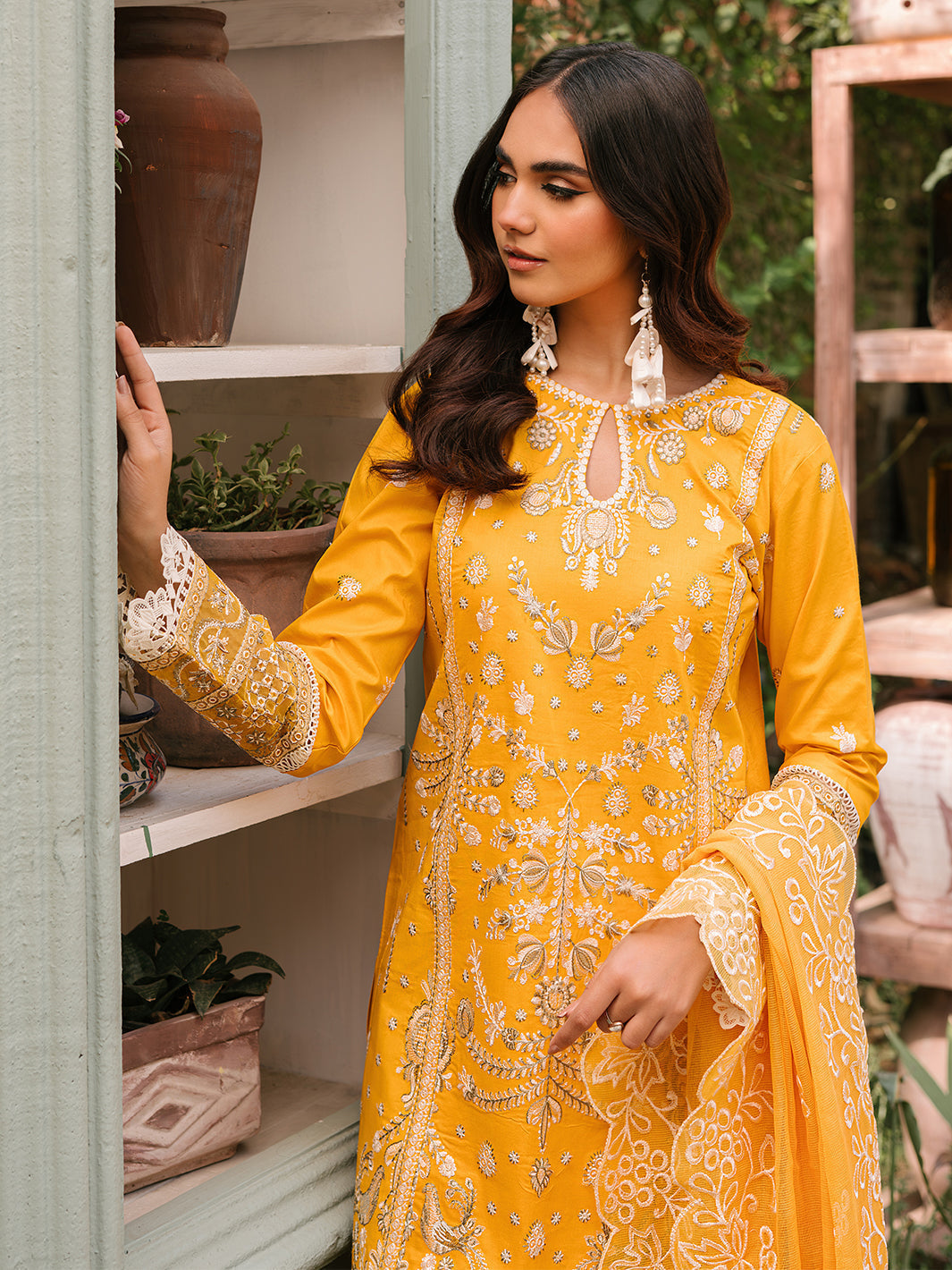 Mahnur | Masakali Luxury Lawn 24 | MK 06 - A - Riwayat-e-Khas