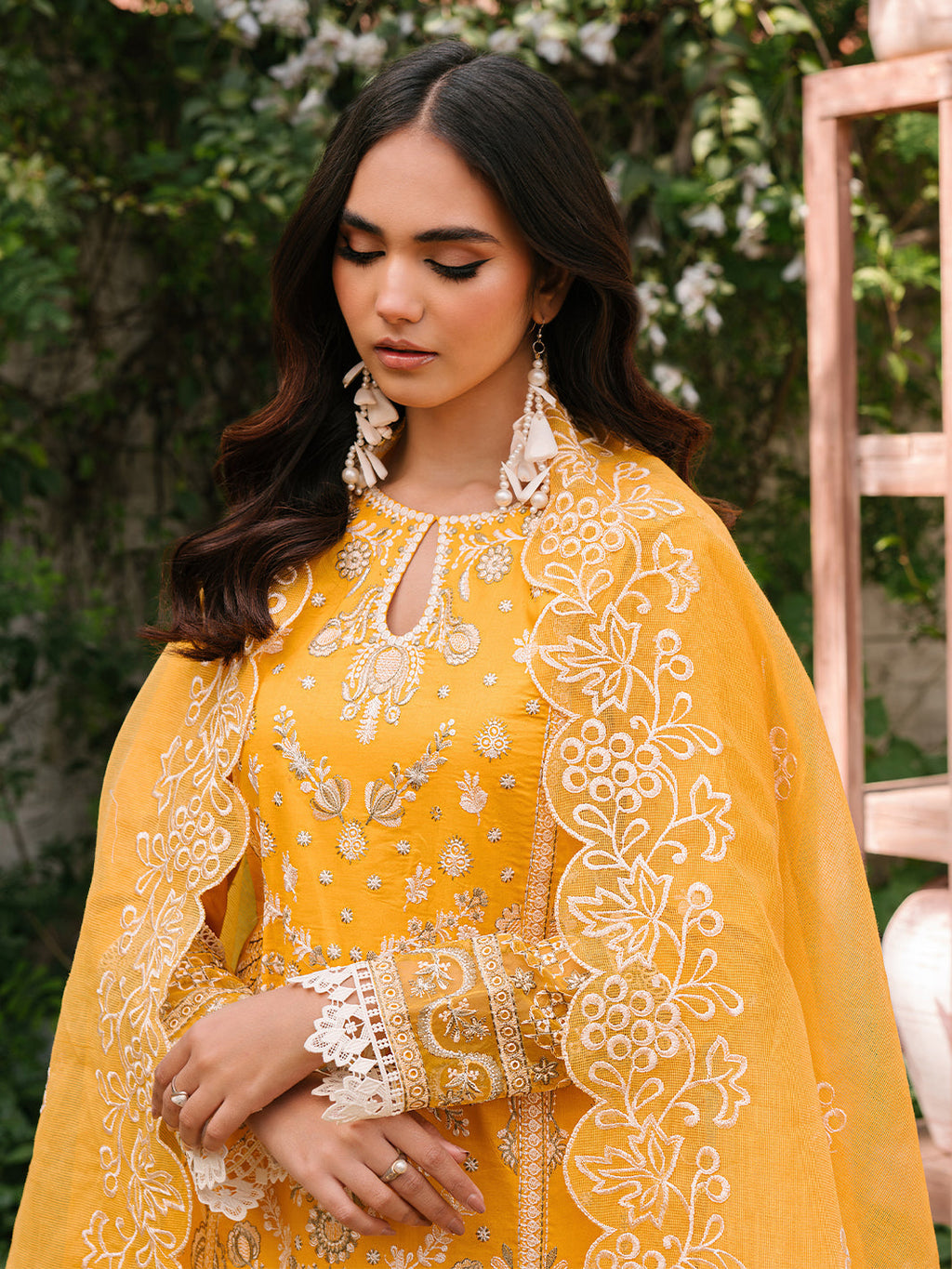 Mahnur | Masakali Luxury Lawn 24 | MK 06 - A - Riwayat-e-Khas