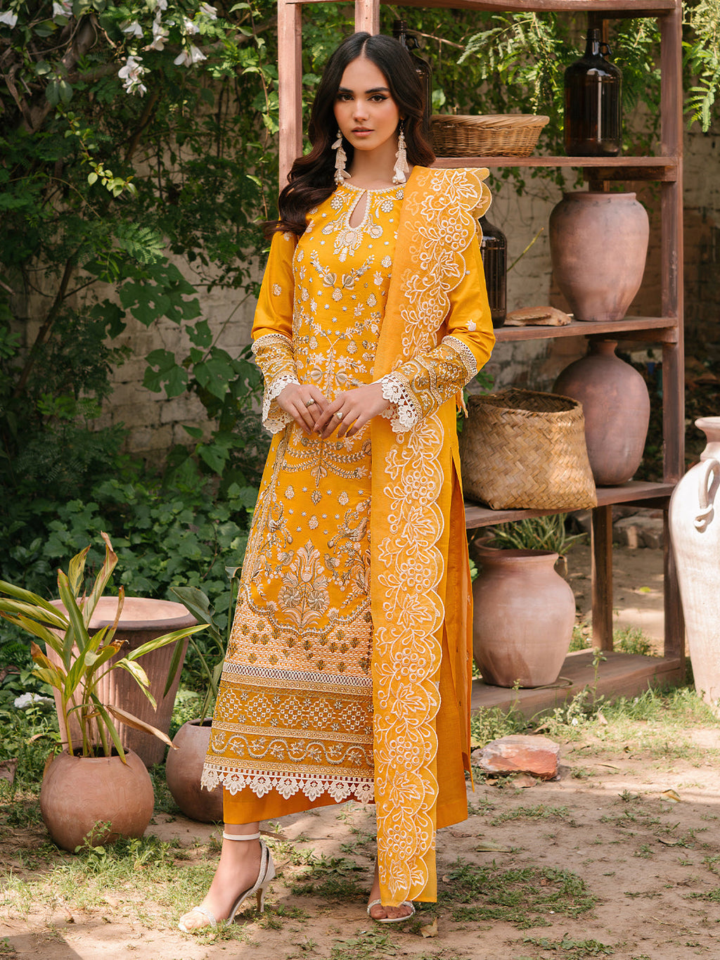 Mahnur | Masakali Luxury Lawn 24 | MK 06 - A - Riwayat-e-Khas