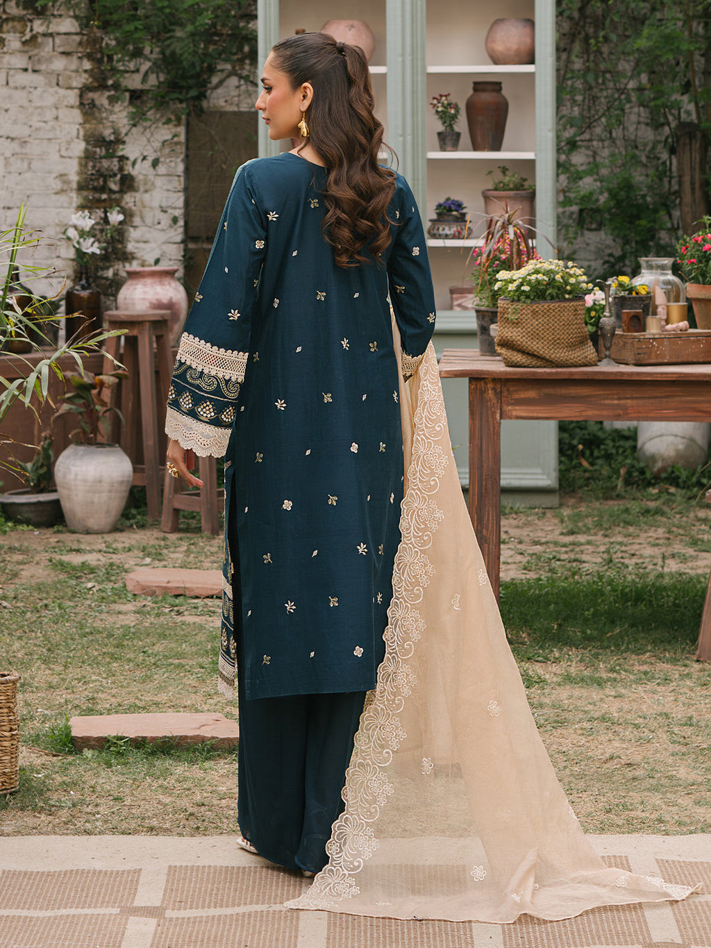 Mahnur | Masakali Luxury Lawn 24 | MK 01 - A - Riwayat-e-Khas
