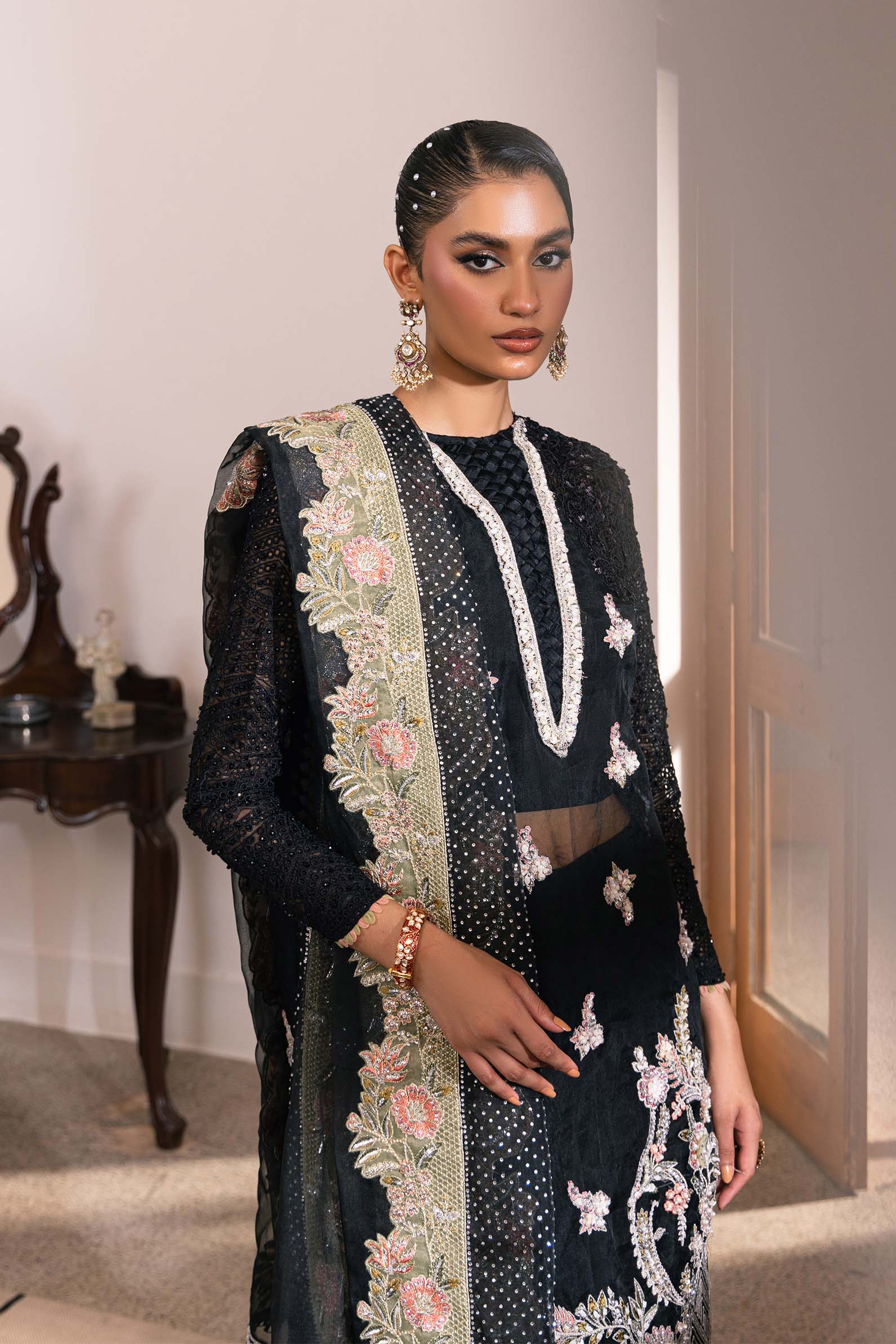 Maryam Hussain | Marwa Luxury Formals 24 | Sitara - Riwayat-e-Khas
