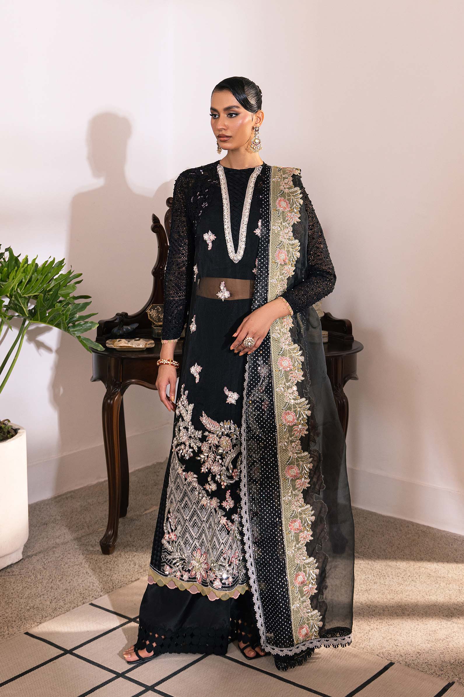 Maryam Hussain | Marwa Luxury Formals 24 | Sitara - Riwayat-e-Khas