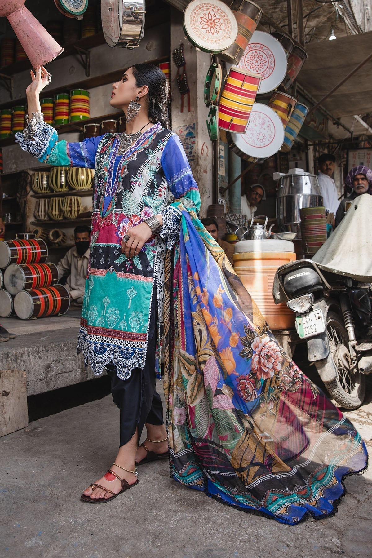 Motifz | Amal Luxury Lawn | 2937