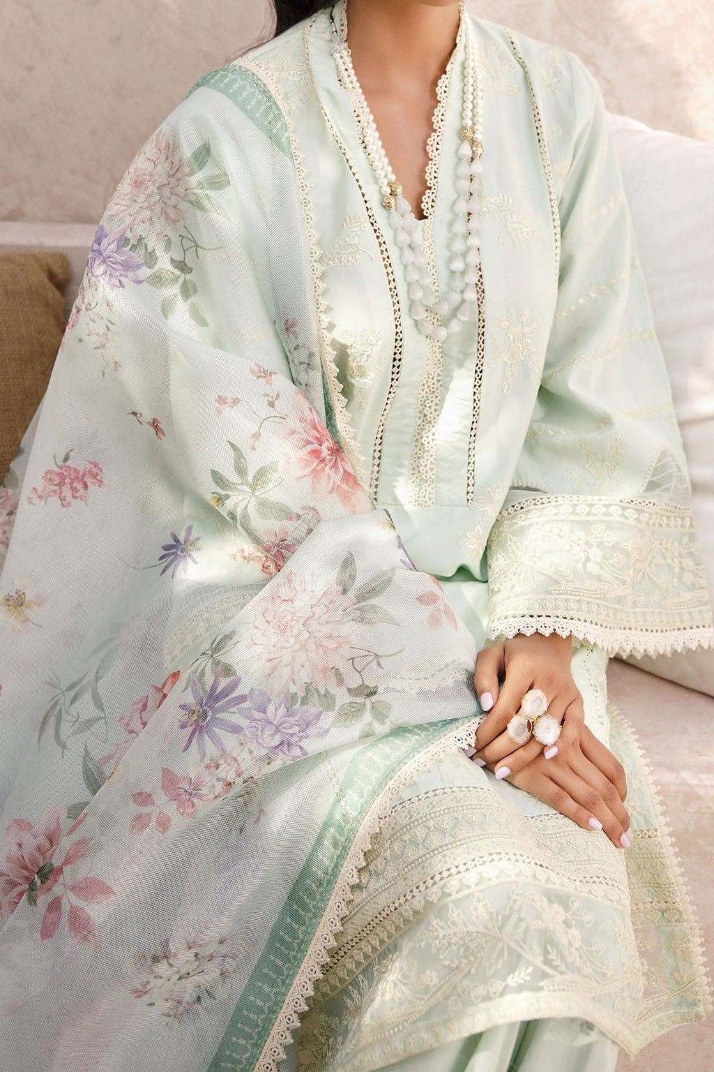 Motifz | Amal Luxury Lawn | 3743