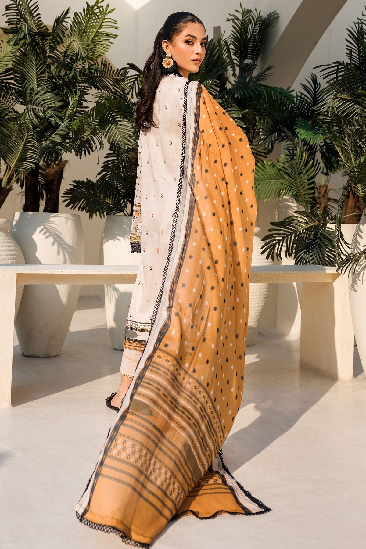Motifz | Umang Luxury Lawn | A-02