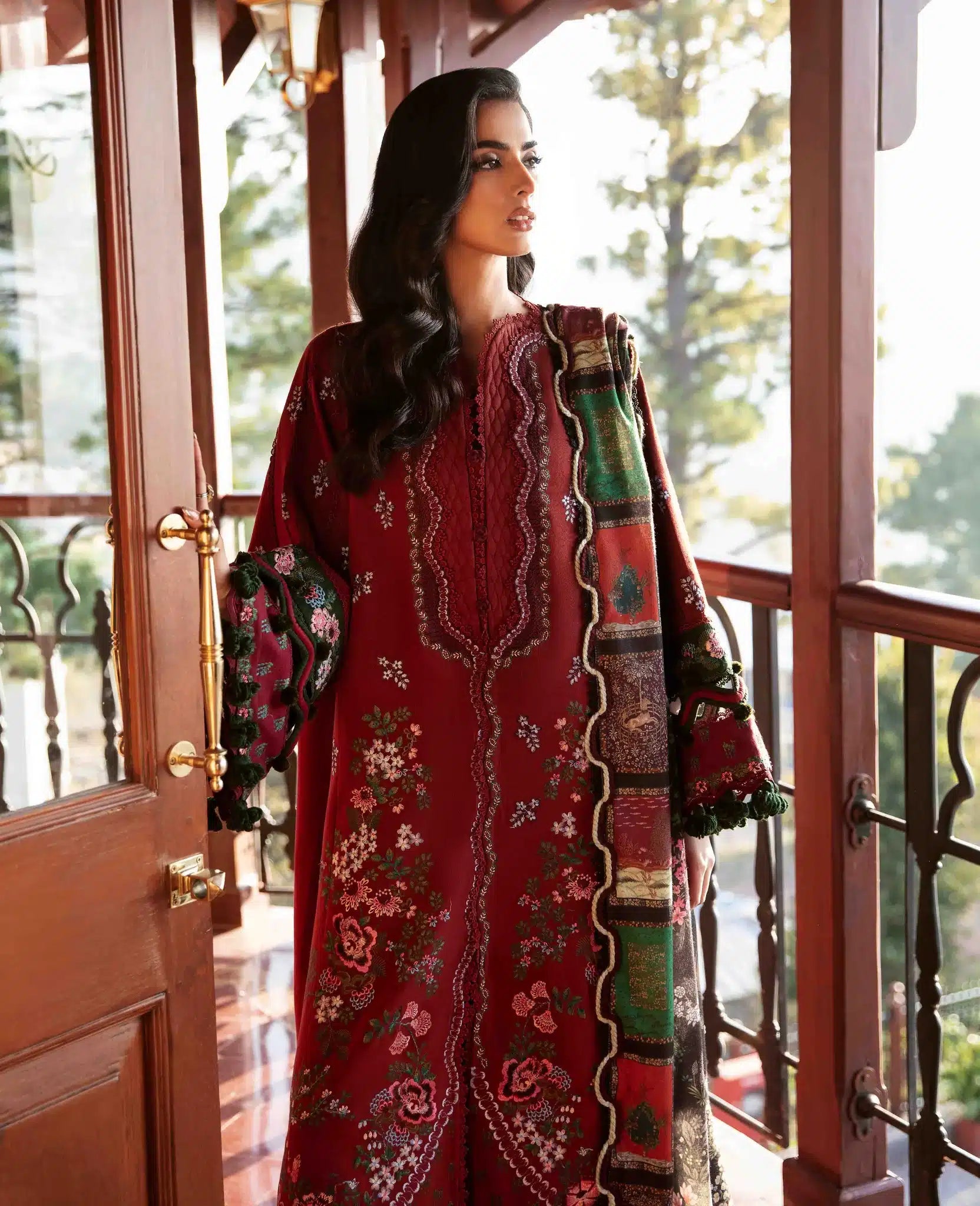 Republic Womenswear | Noemei Luxury Shawl 23 | NWU23-D3-B - House Of Anaya