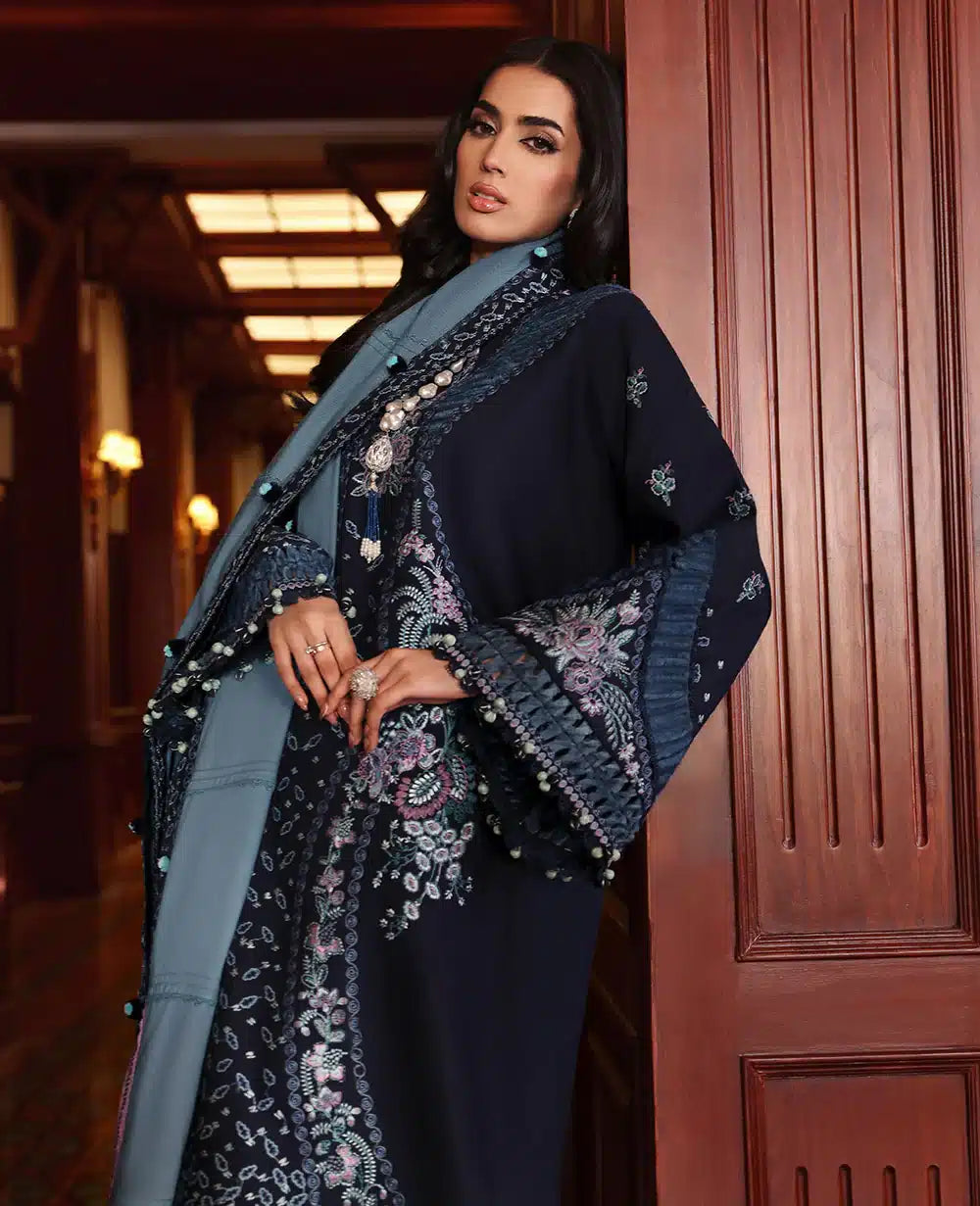Republic Womenswear | Noemei Luxury Shawl 23 | NWU23-D5-B - House Of Anaya