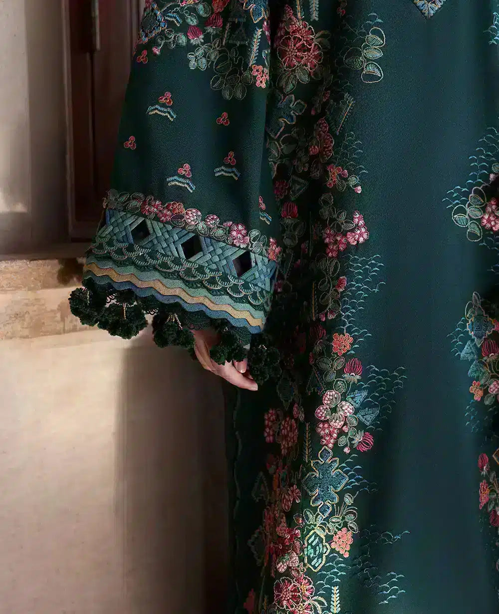 Republic Womenswear | Noemei Luxury Shawl 23 | NWU23-D6-B - House Of Anaya