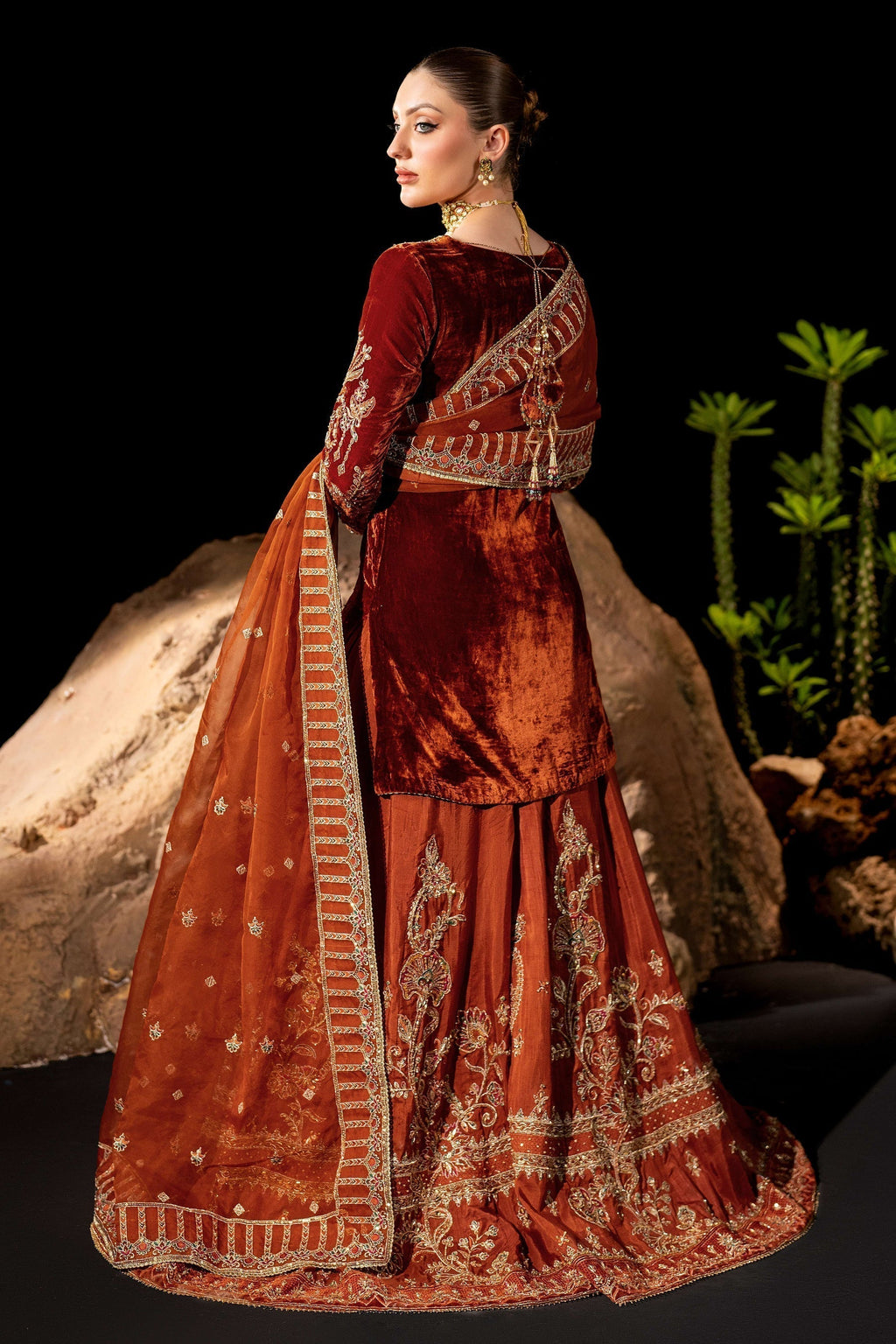 Naqshi | Makhmal 24 |  Amber - Riwayat-e-Khas