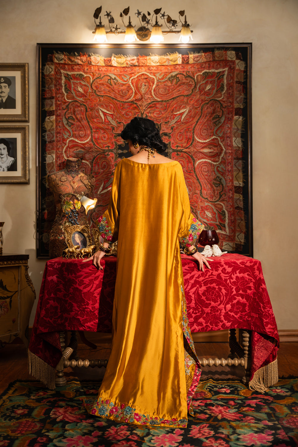 Nilofer Shahid | Aatish the Fire Within | Sunehri (1pc) ��?����?? Aatish The Fire within - Riwayat-e-Khas