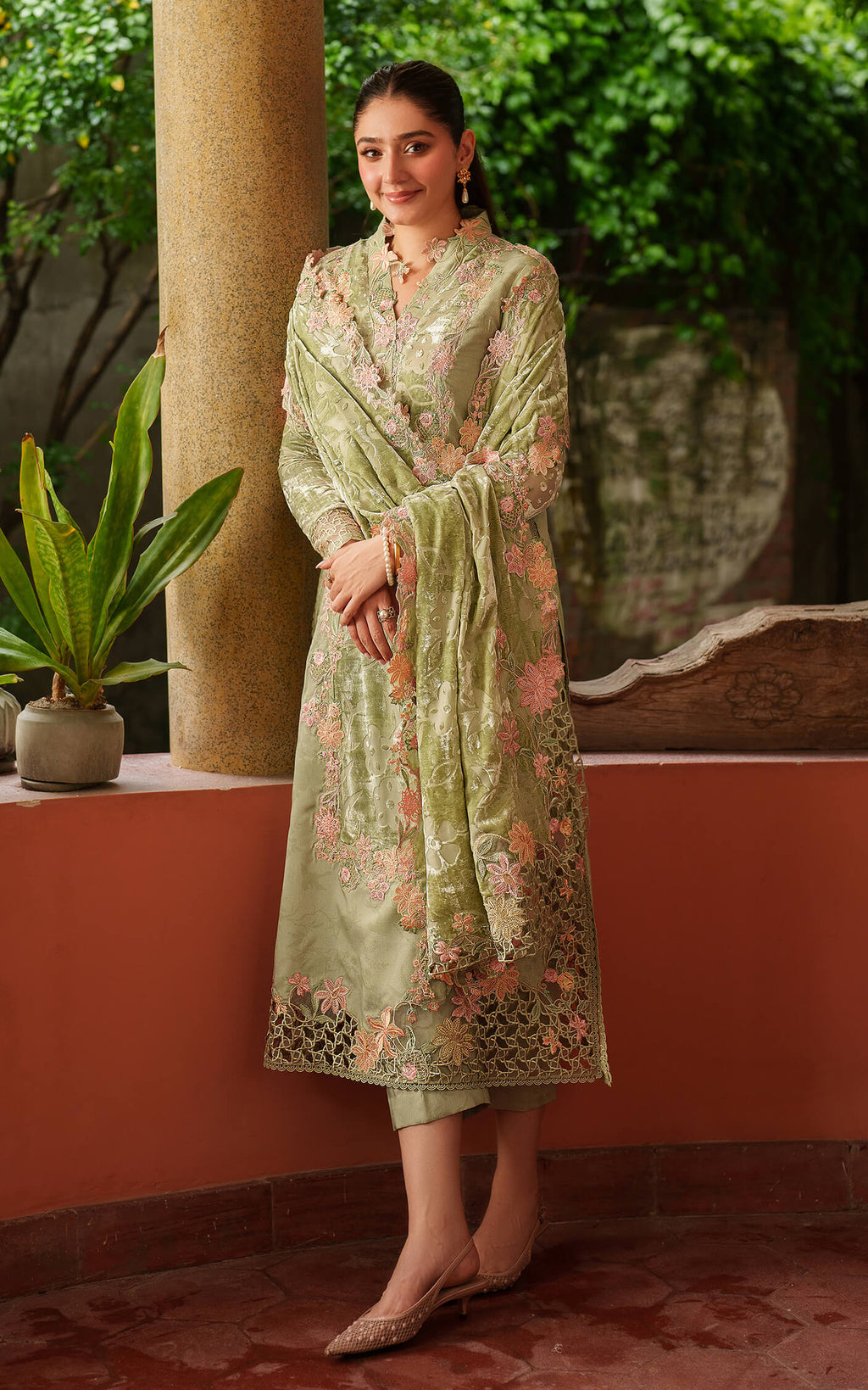 Asifa and Nabeel | Pashmina Luxe 25 | Noir LWC25-04
