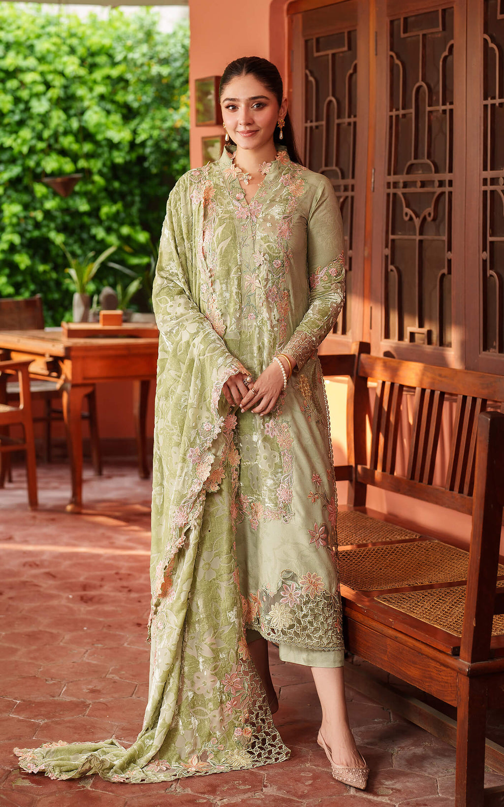 Asifa and Nabeel | Pashmina Luxe 25 | Noir LWC25-04