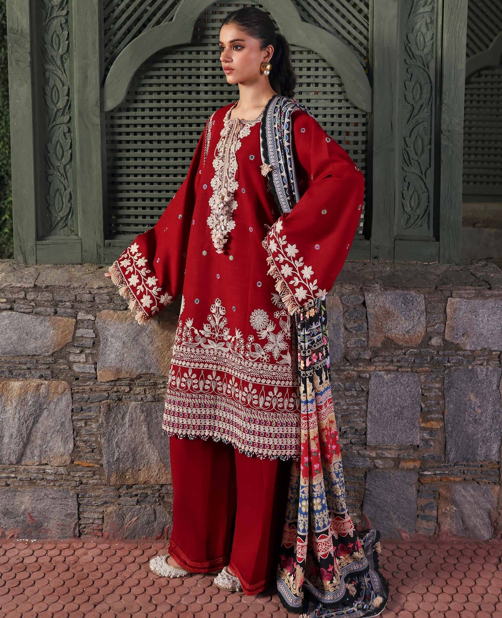 Republic Womenswear | Amaris Luxury Shawl 25 | Orlena