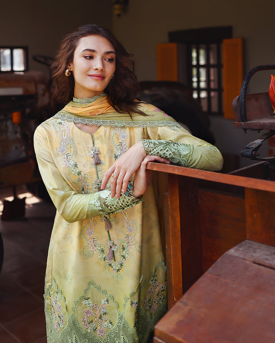 Mushq | Solace | Ombre Chikankari | Quiet Bloom