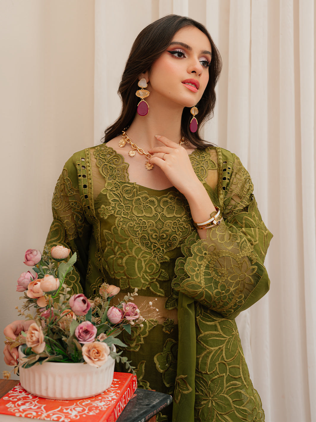 Mahnur | Allenura Luxury Lawn 24 | REVERIE - Riwayat-e-Khas