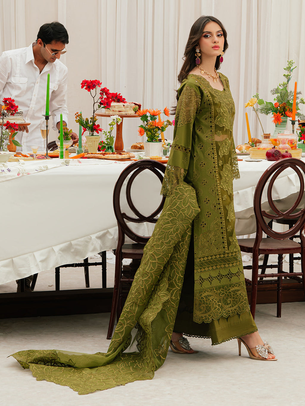 Mahnur | Allenura Luxury Lawn 24 | REVERIE - Riwayat-e-Khas