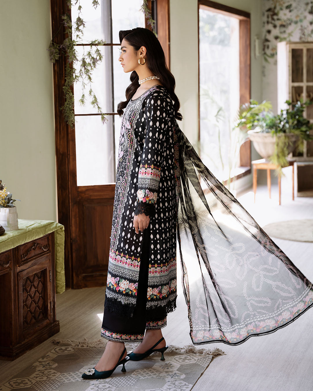 Roheenaz | Flora Printed Lawn | Veridian - Riwayat-e-Khas