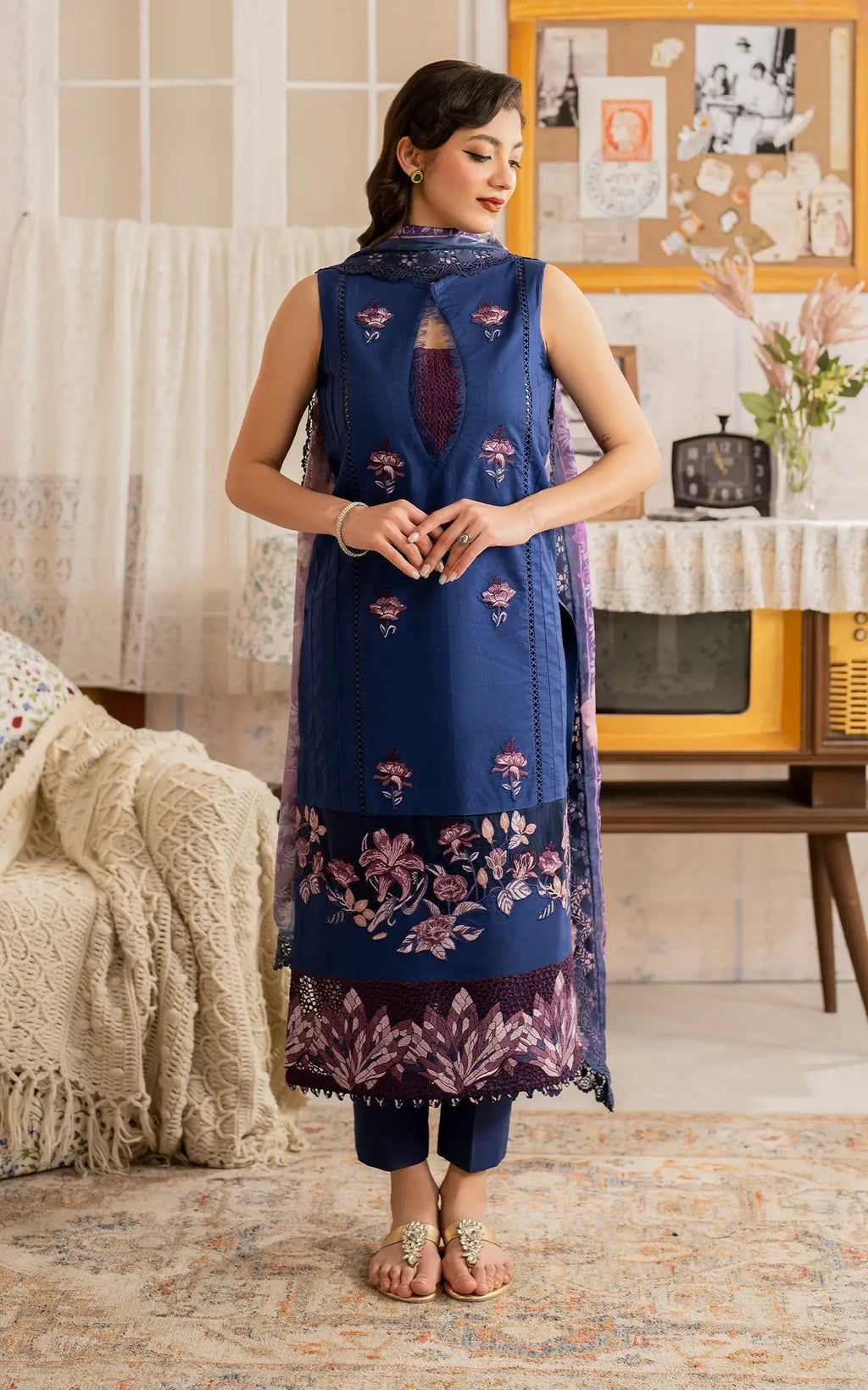 Asifa and Nabeel | Meraki Vintage 25 | Resham (MVL25-18) - Riwayat-e-Khas