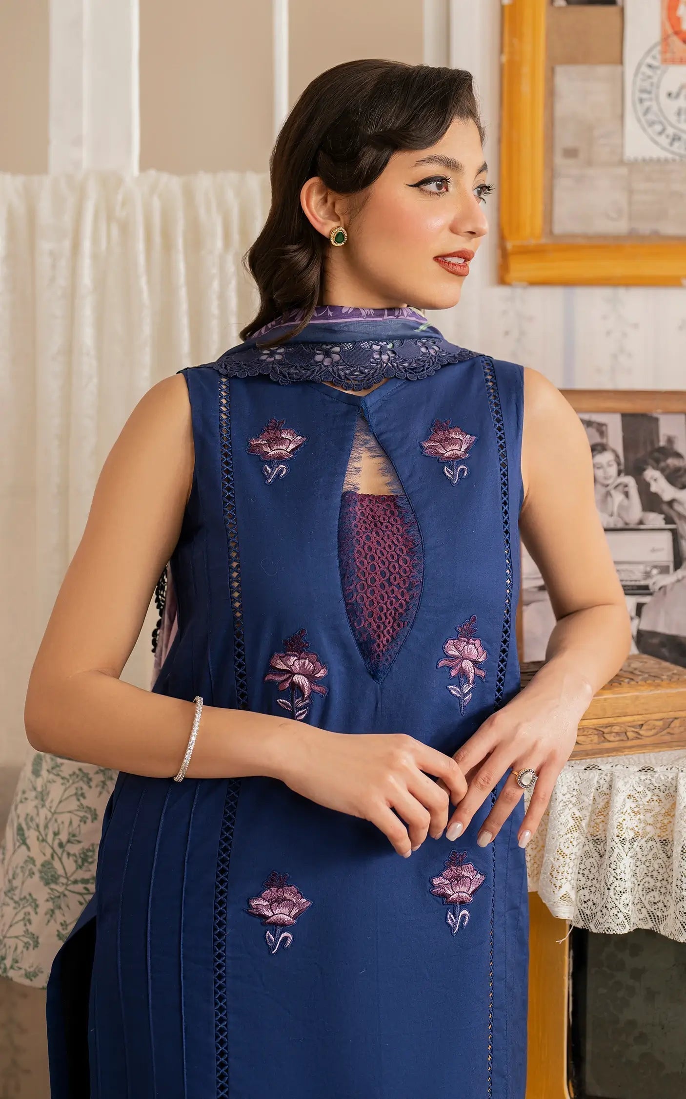 Asifa and Nabeel | Meraki Vintage 25 | Resham (MVL25-18) - Riwayat-e-Khas