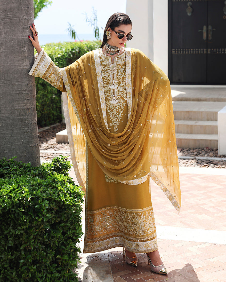 Mushq | Nuvera | Rawsilk | Rosalie Crown