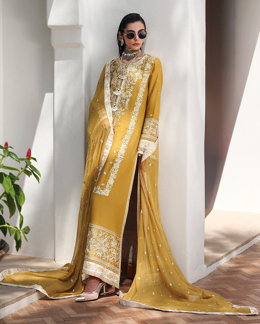 Mushq | Nuvera | Rawsilk | Rosalie Crown