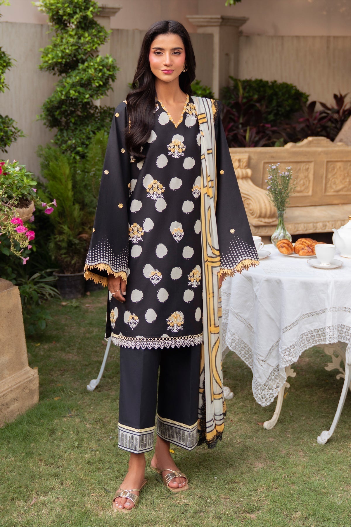 Sable Vogue | Lila Lawn 25 | SAL-03-25
