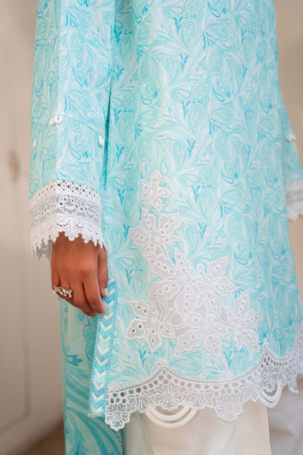 Sable Vogue | Lila Lawn 25 | SAL-06-25