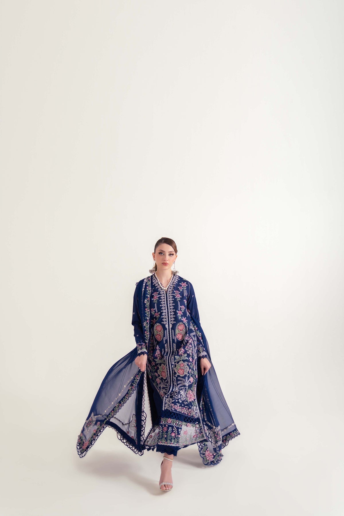 Sable Vogue | Luxury Lawn 25 | SL-07-25-V2