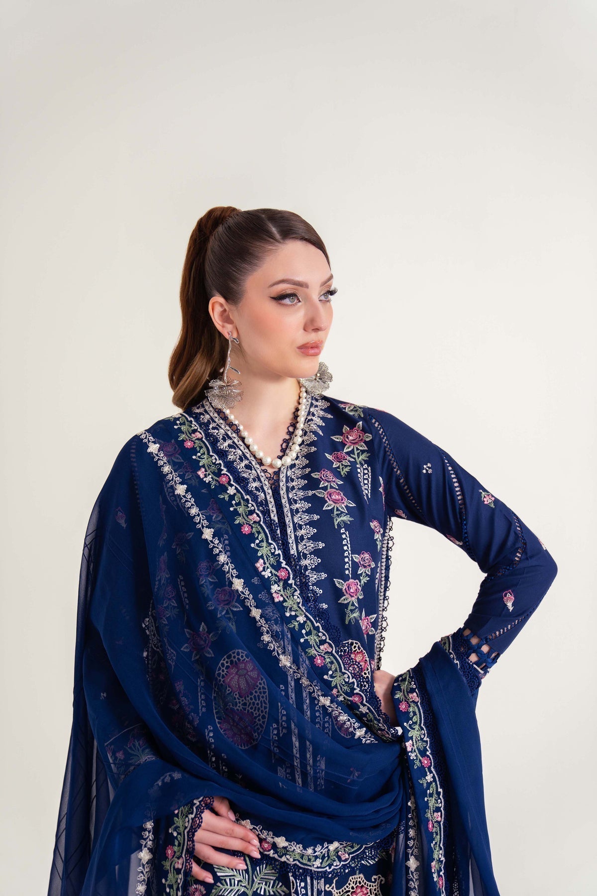 Sable Vogue | Luxury Lawn 25 | SL-07-25-V2