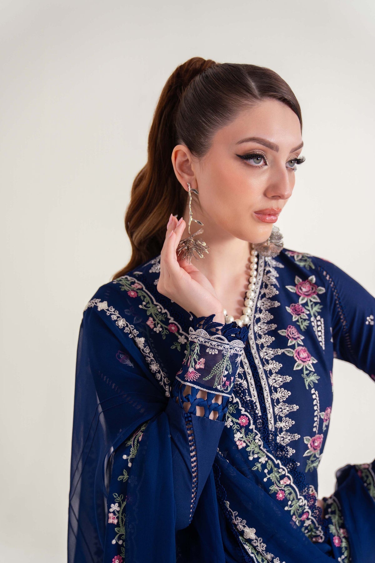 Sable Vogue | Luxury Lawn 25 | SL-07-25-V2