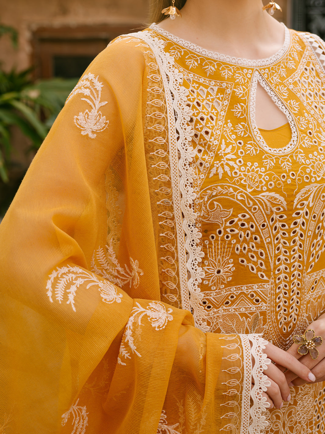 Mahnur | Mahrukh Eid Edit 24 | SUNFLOWER - Riwayat-e-Khas