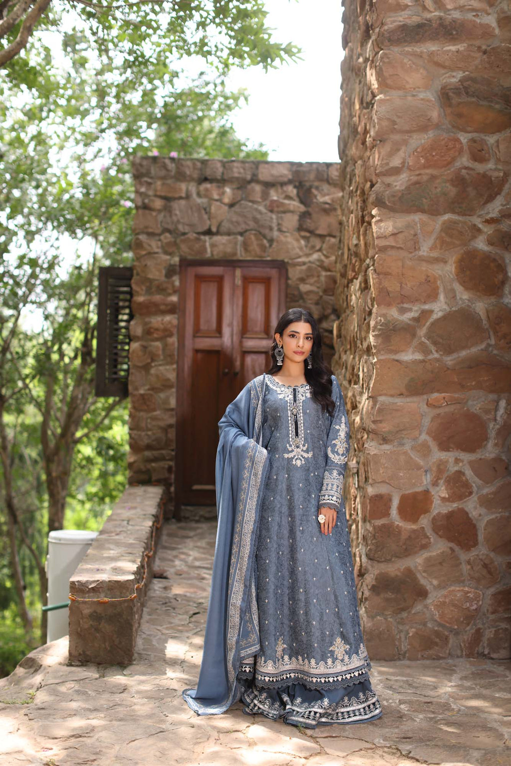 Noor by Saadia Asad | Suzaankari Winter 24 | D03