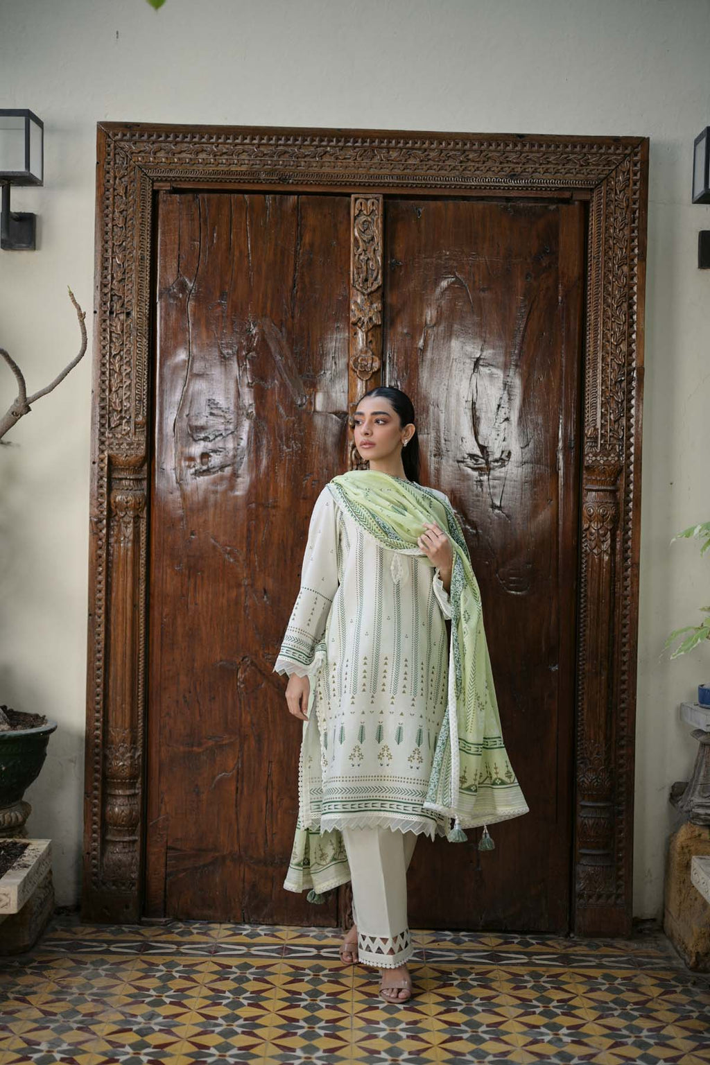 Sahar | Print Edit SS24 | P-16 - Riwayat-e-Khas