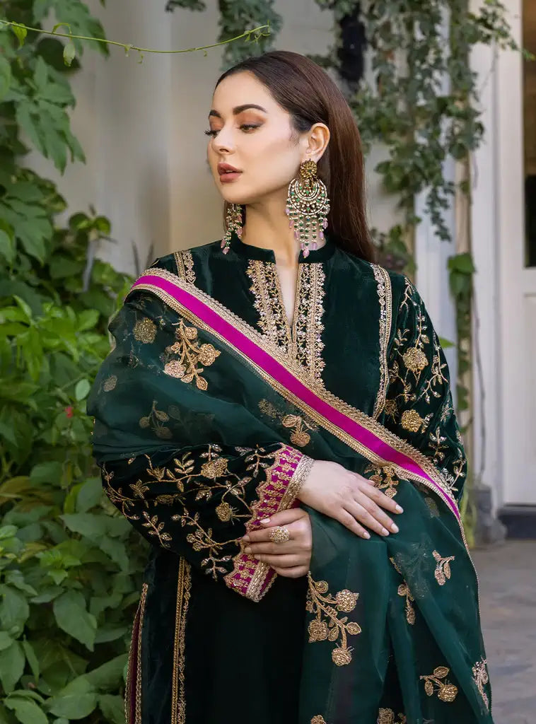 Zainab Chottani | Stitched Velvet 2022 | Pareeshay - Riwayat-e-Khas