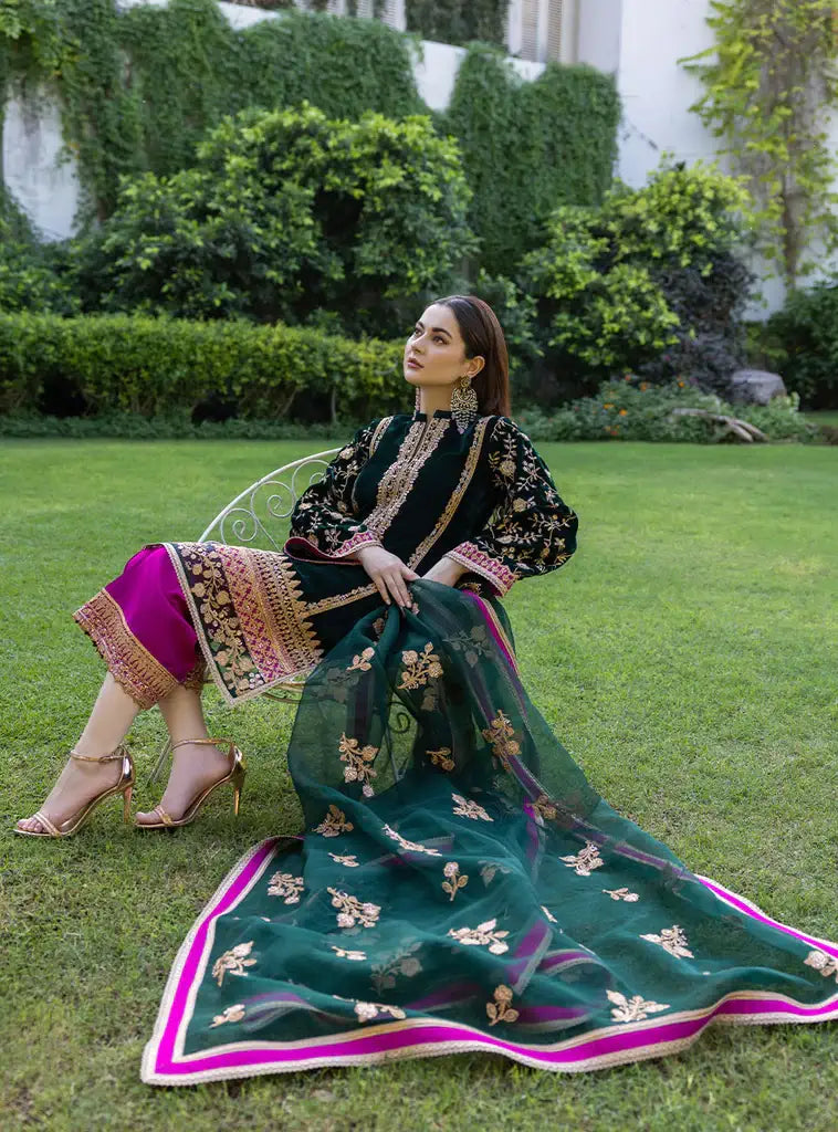 Zainab Chottani | Stitched Velvet 2022 | Pareeshay - Riwayat-e-Khas