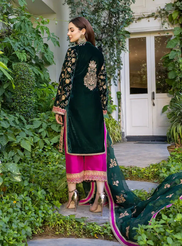 Zainab Chottani | Stitched Velvet 2022 | Pareeshay - Riwayat-e-Khas
