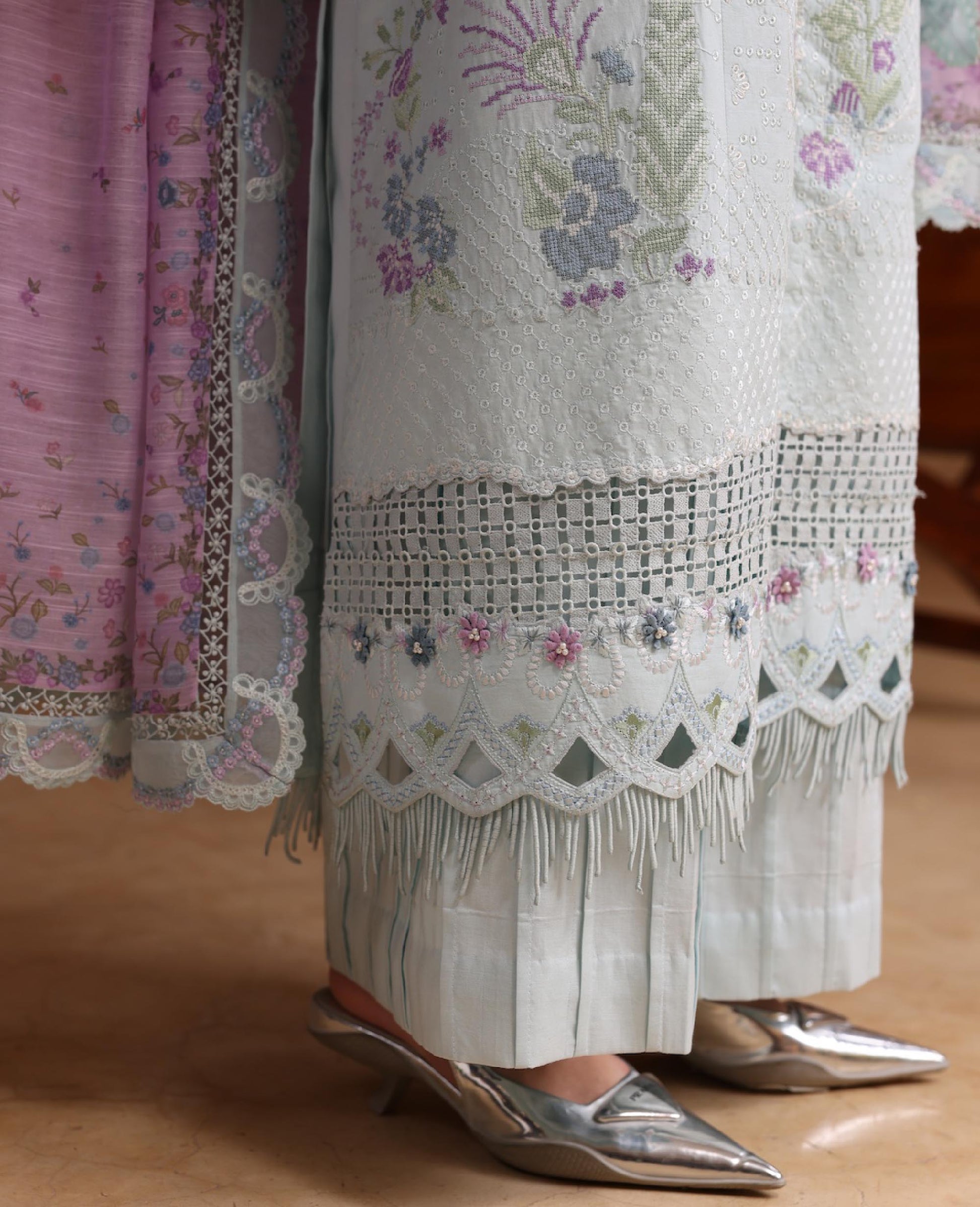 Republic Womenswear | Embroidered Pret 26 | Saphirae