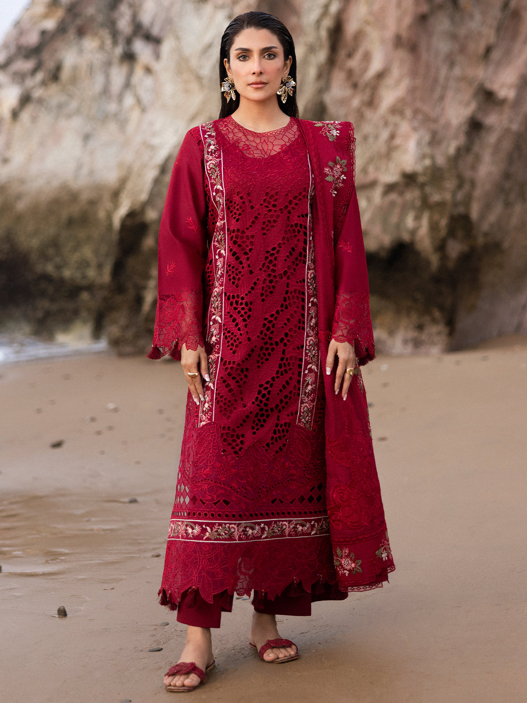 Mahnur | Sirena Luxury Lawn 25 | Scarlett - Riwayat-e-Khas