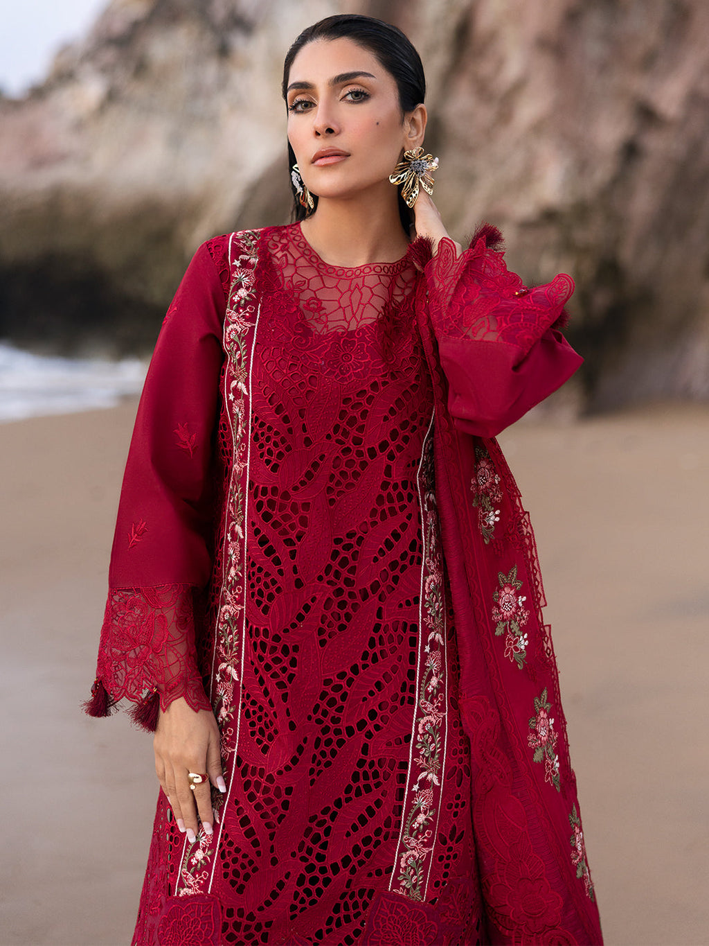 Mahnur | Sirena Luxury Lawn 25 | Scarlett - Riwayat-e-Khas