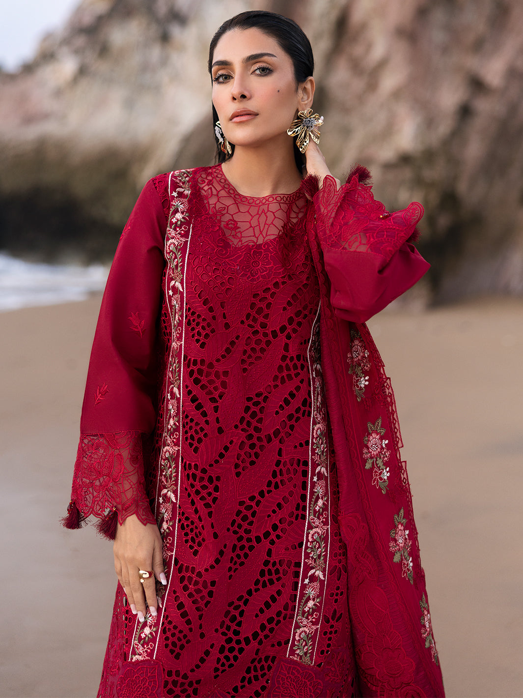 Mahnur | Sirena Luxury Lawn 25 | Scarlett - Riwayat-e-Khas
