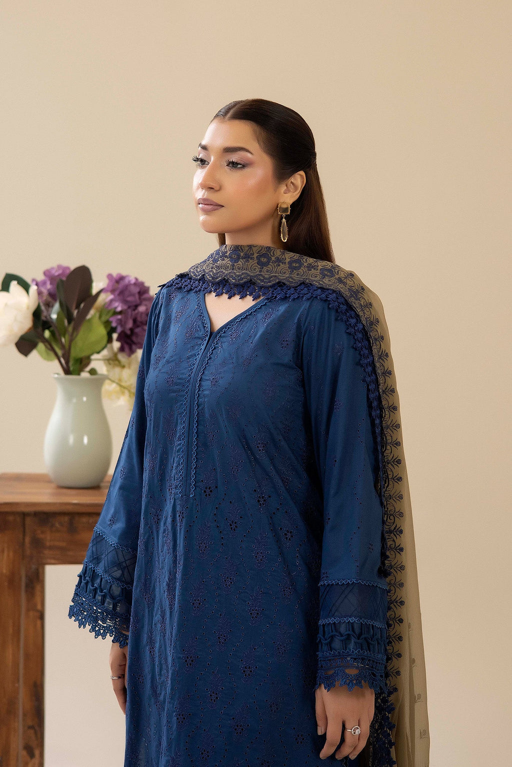 Adans Libas | Chikankari Lawn | CHIKANKARI LAWN-01 - 4