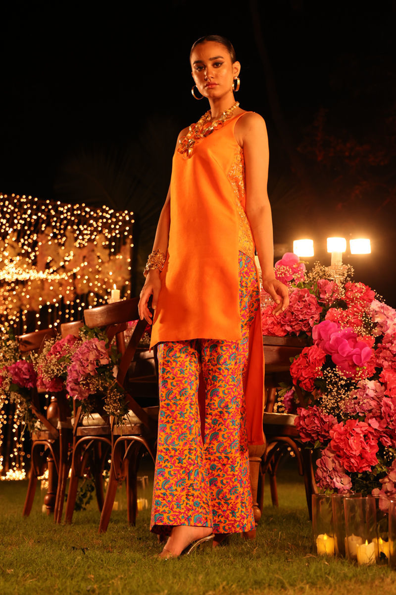 The Pink Tree Company | Wedding Wear | TOPAZ - Riwayat-e-Khas