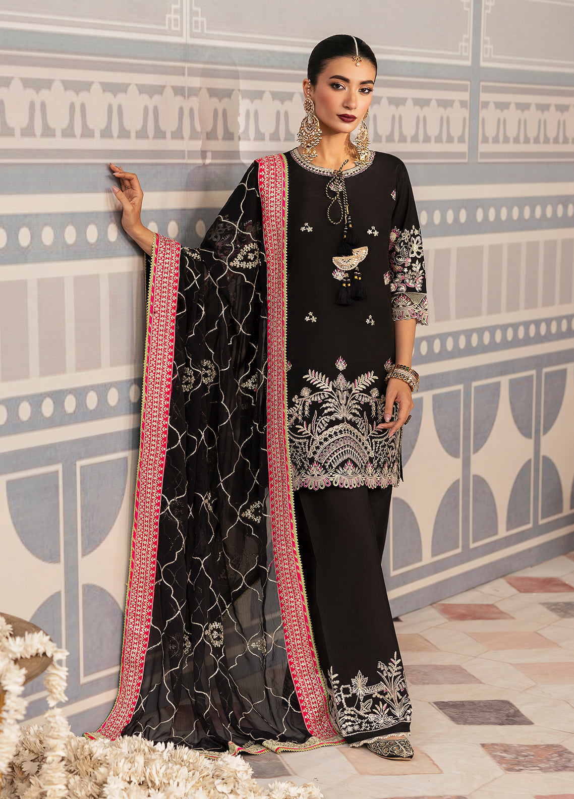 Sahane | There She Glows  | TSG-01 Noir - Riwayat-e-Khas