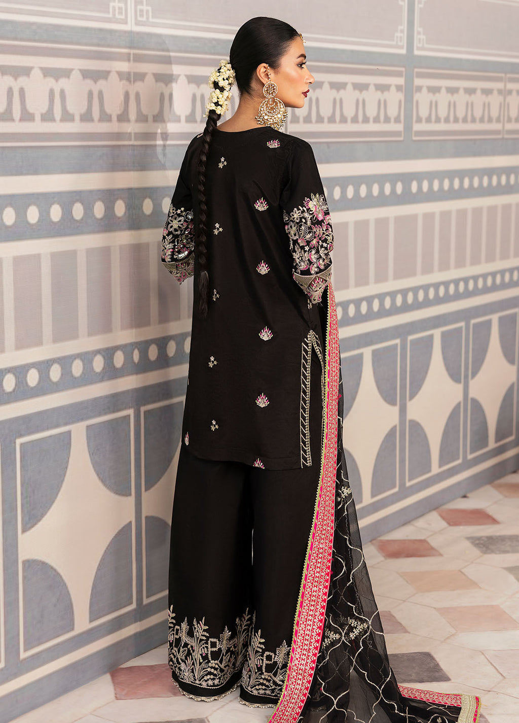 Sahane | There She Glows  | TSG-01 Noir - Riwayat-e-Khas