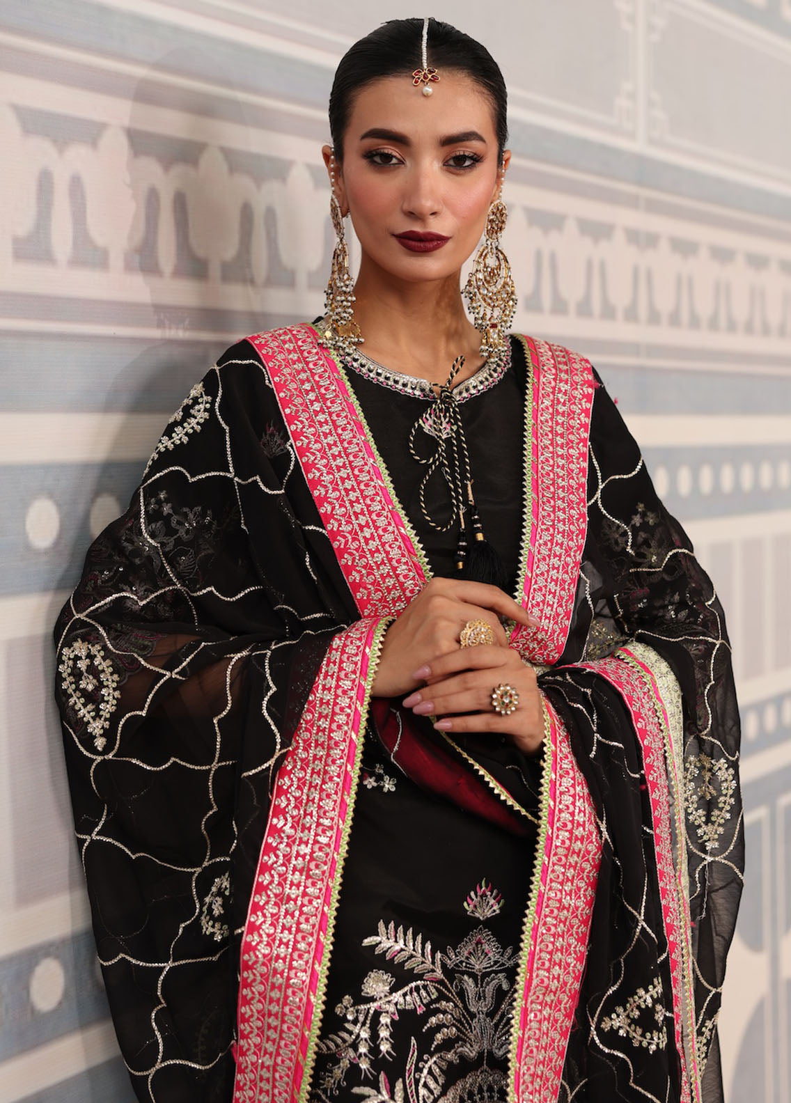Sahane | There She Glows  | TSG-01 Noir - Riwayat-e-Khas