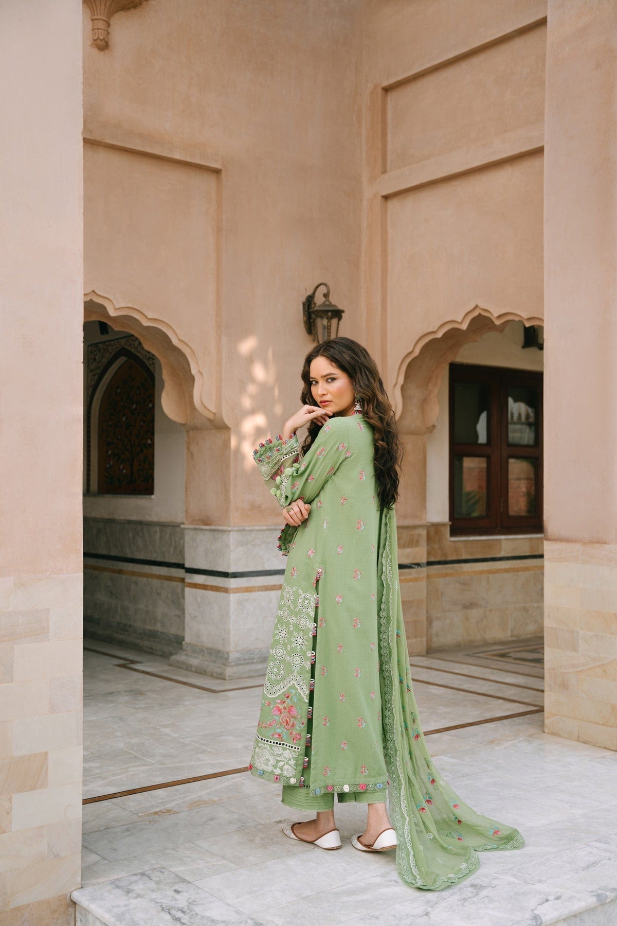 Taana Baana | Manzil Winter |  B3399 - Riwayat-e-Khas