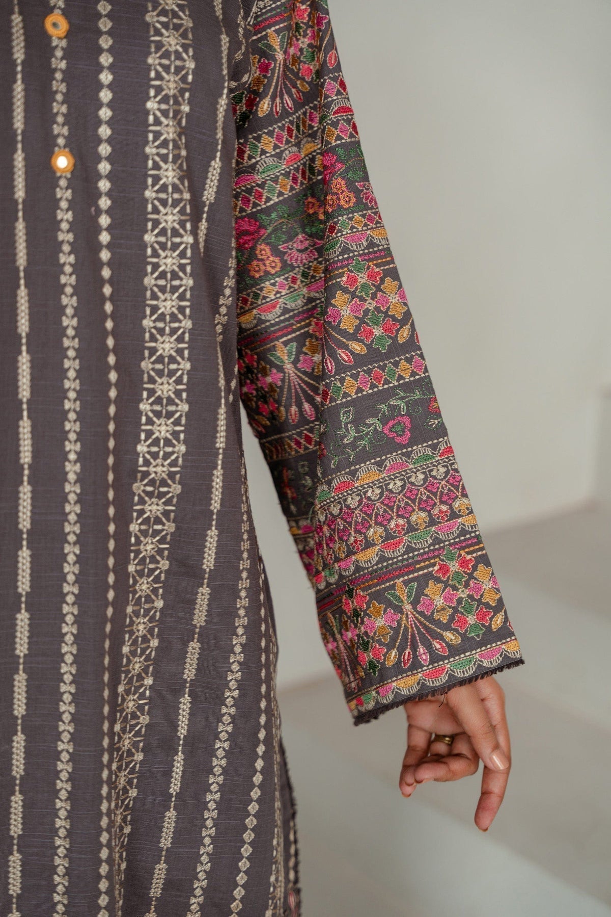 Taana Baana | Manzil Winter |  B3401B - Riwayat-e-Khas